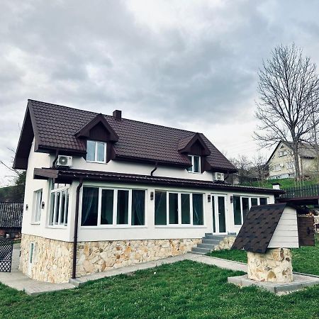 Вілла Смерекова хата Пилипец Экстерьер фото