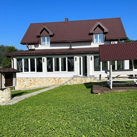 Вілла Смерекова хата Пилипец Экстерьер фото